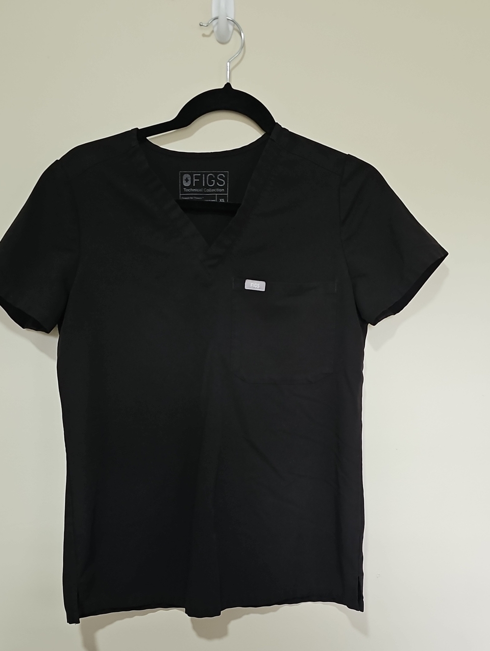 Figs Black Catalina Women's V-Neck Short Sleeve Scrub Top XS